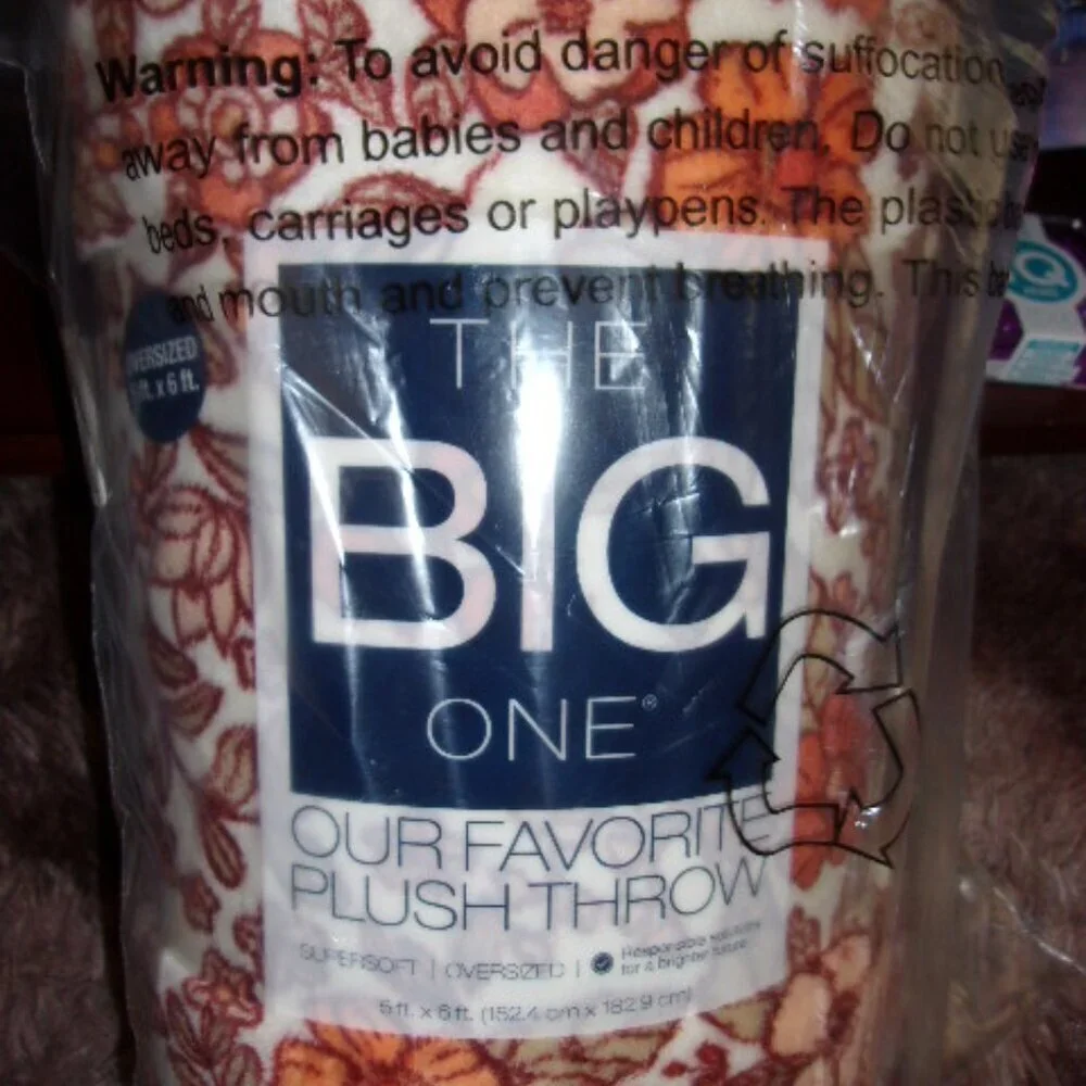 The Big One Oversized Supersoft Plush Throw Floral New